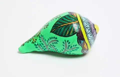The Green Leaf Painted Shankha